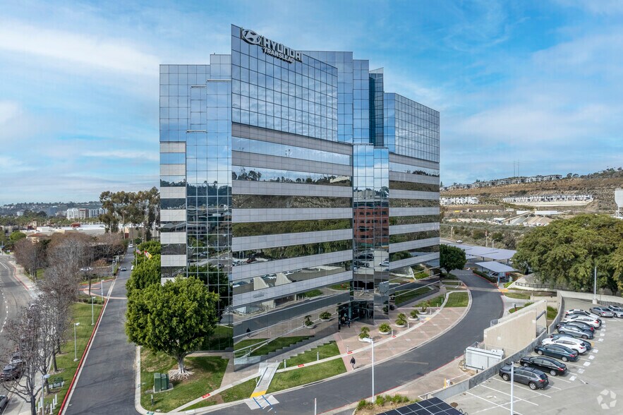 8880 rio san diego Dr, San Diego, CA à louer - Photo de l’immeuble – Image 2 sur 6