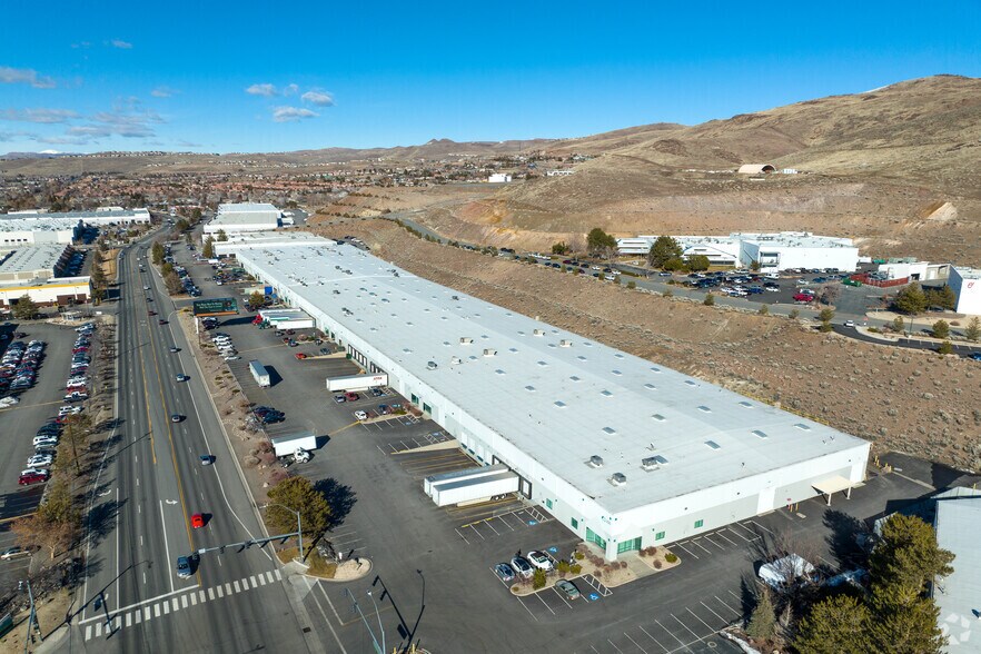 250 Vista Blvd, Sparks, NV à louer - Photo de l’immeuble – Image 2 sur 5
