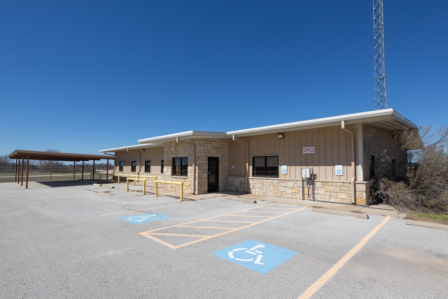 3400 County 326 rd, Cleburne, TX à louer - Photo de l’immeuble – Image 3 sur 7