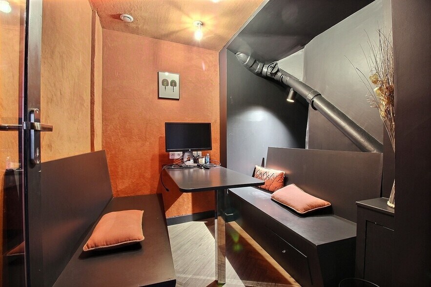 7 Rue Des Orfèvres, Paris à louer - Photo de l’immeuble – Image 3 sur 7