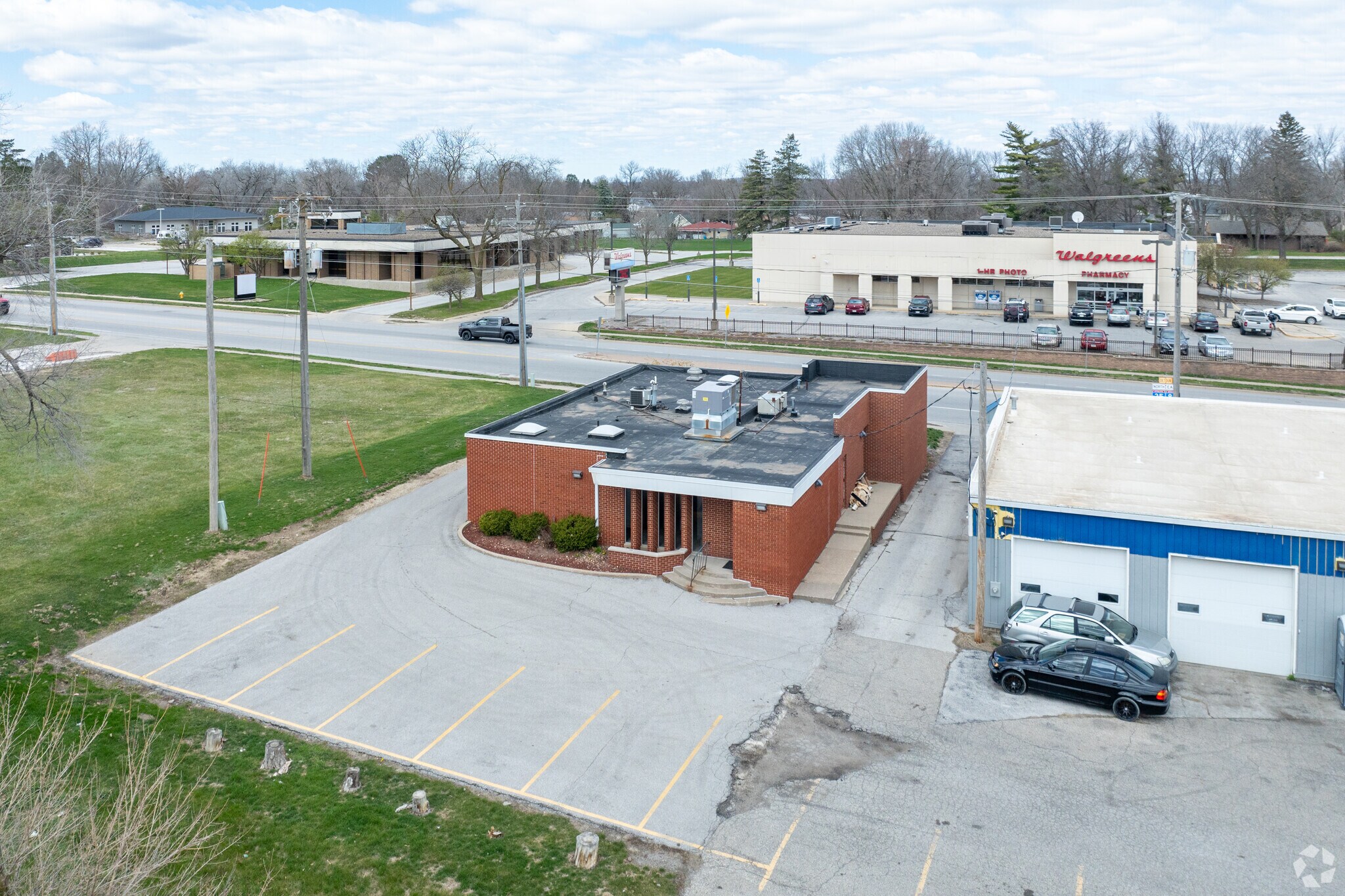 4418 Douglas Ave, Des Moines, IA à vendre Aérien– Image 1 sur 7