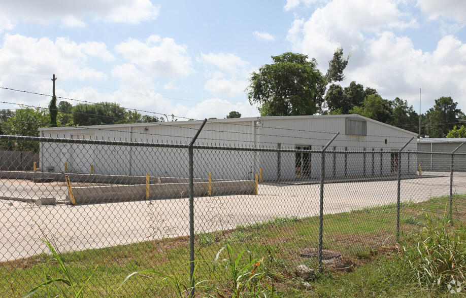 16450 Lee Rd, Humble, TX à vendre - Photo de l’immeuble – Image 2 sur 5