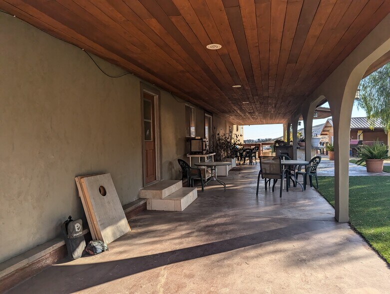 21141 Sharp Rd, Perris, CA à vendre - Photo de l’immeuble – Image 3 sur 8