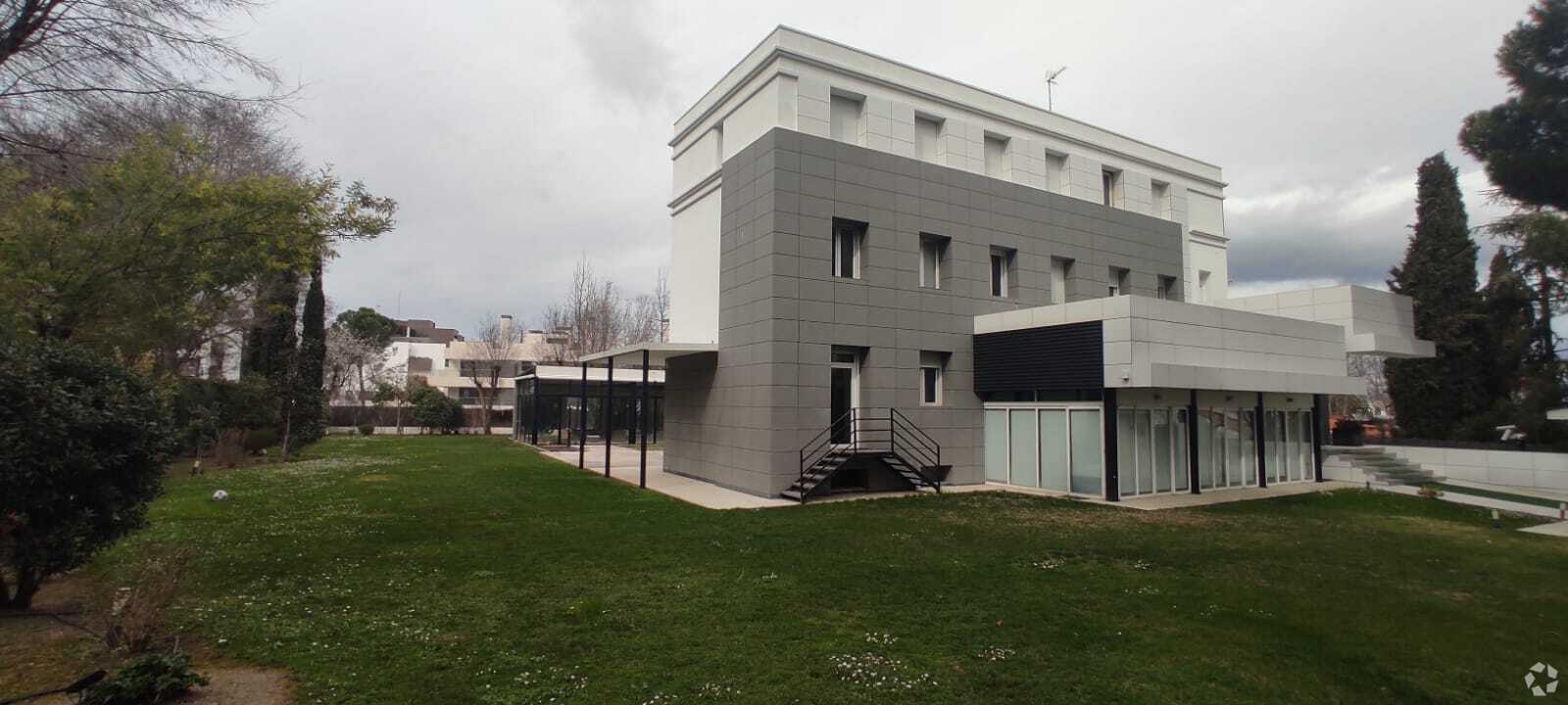 Bureau dans Pozuelo de Alarcón, Madrid à louer Photo de l’immeuble– Image 1 sur 25