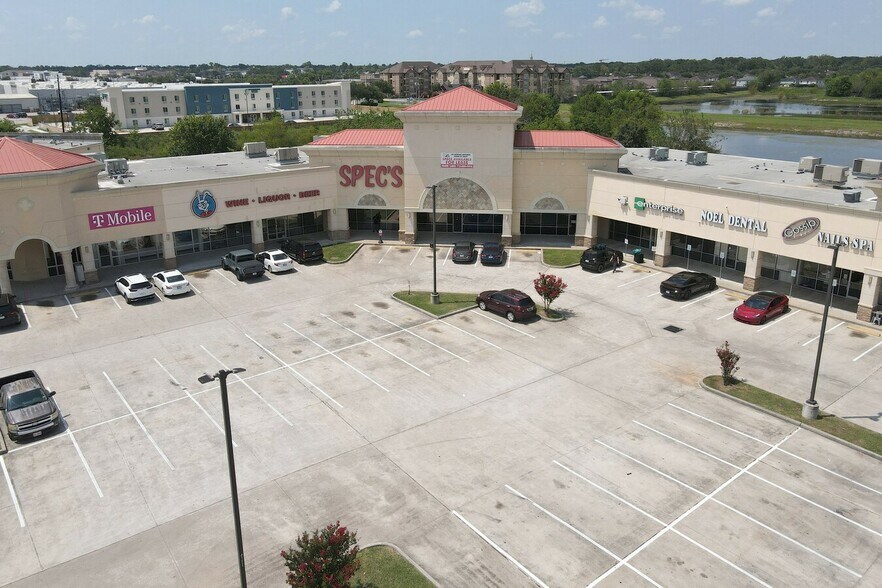 11130 Gulf Fwy, Houston, TX à louer - Photo de l’immeuble – Image 2 sur 41