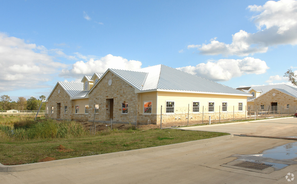 33300 Egypt Ln, Magnolia, TX à louer - Photo de l’immeuble – Image 3 sur 3