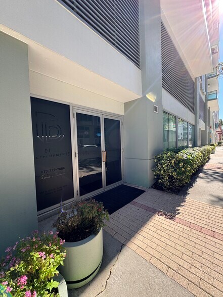 912 Channelside Dr, Tampa, FL à louer - Photo de l’immeuble – Image 3 sur 7