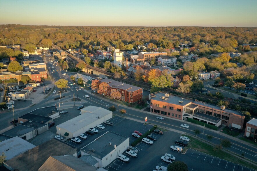 406 Lafayette Blvd, Fredericksburg, VA à vendre - Photo de l’immeuble – Image 2 sur 8