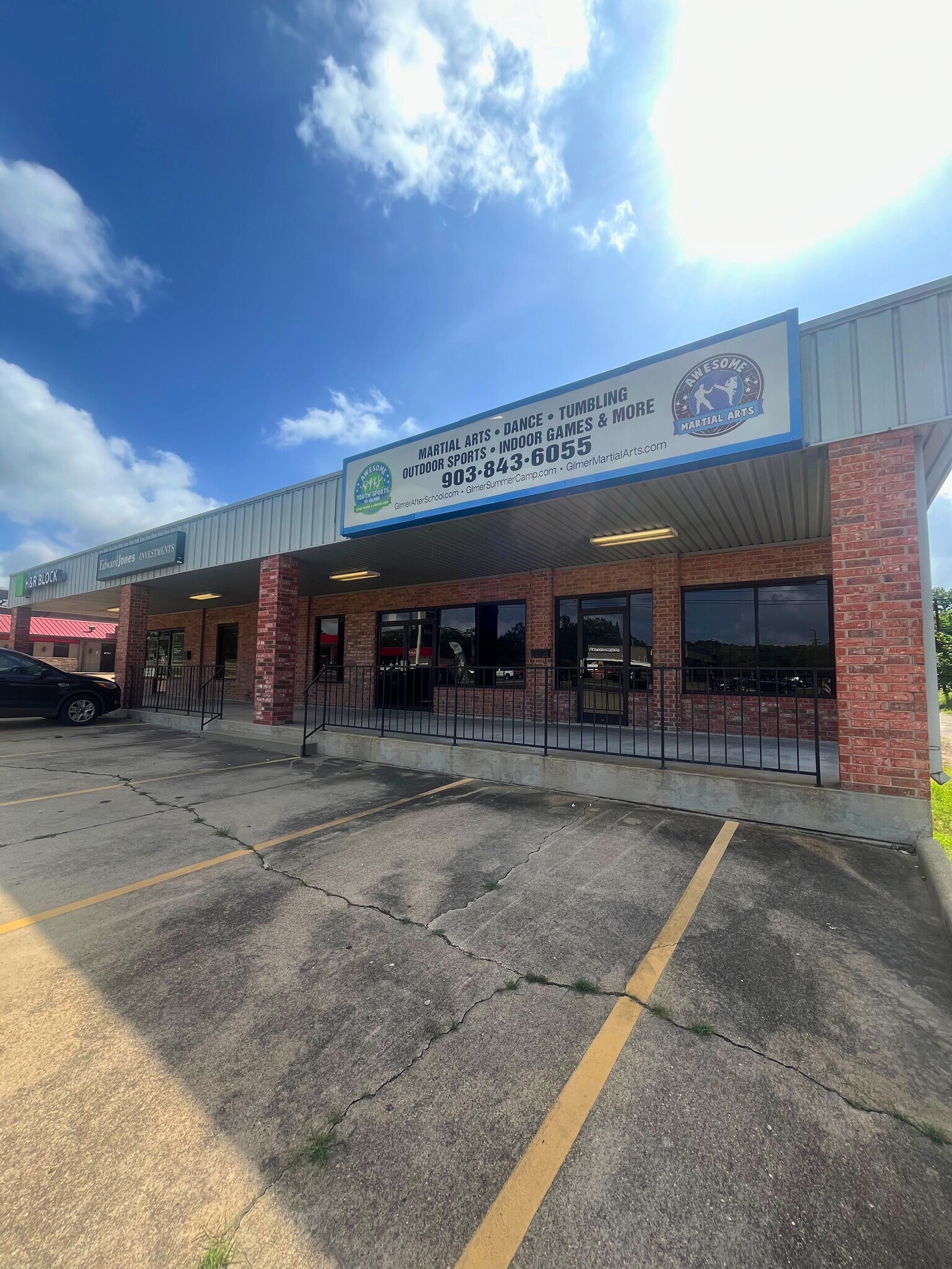 906 Us Highway 271 S, Gilmer, TX à louer Photo de l’immeuble– Image 1 sur 11