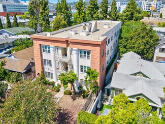 Plus de détails pour 5617 La Mirada Ave, Los Angeles, CA - Logement à vendre