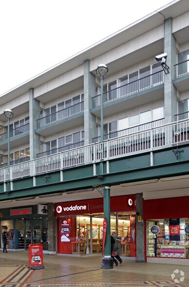21-23 The Precinct, Coventry à vendre - Photo principale – Image 1 sur 3