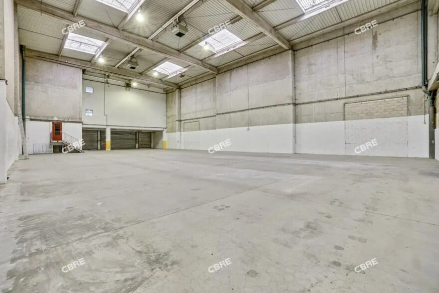 Local d’activités dans Saint-Ouen-sur-Seine à louer - Photo intérieure – Image 3 sur 8