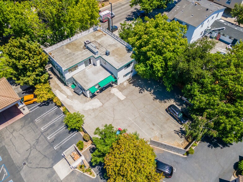 1621 W El Camino Real, Mountain View, CA à vendre - Photo de l’immeuble – Image 2 sur 14
