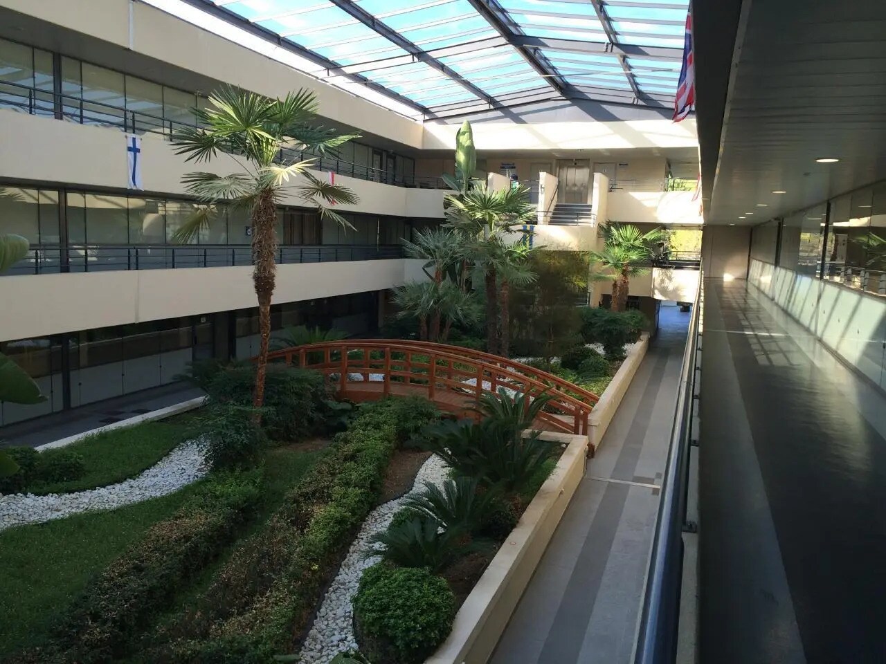 Bureau dans Valbonne à louer Photo de l’immeuble– Image 1 sur 11