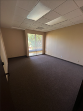 5775 E Los Angeles Ave, Simi Valley, CA à louer Photo intérieure– Image 2 sur 11