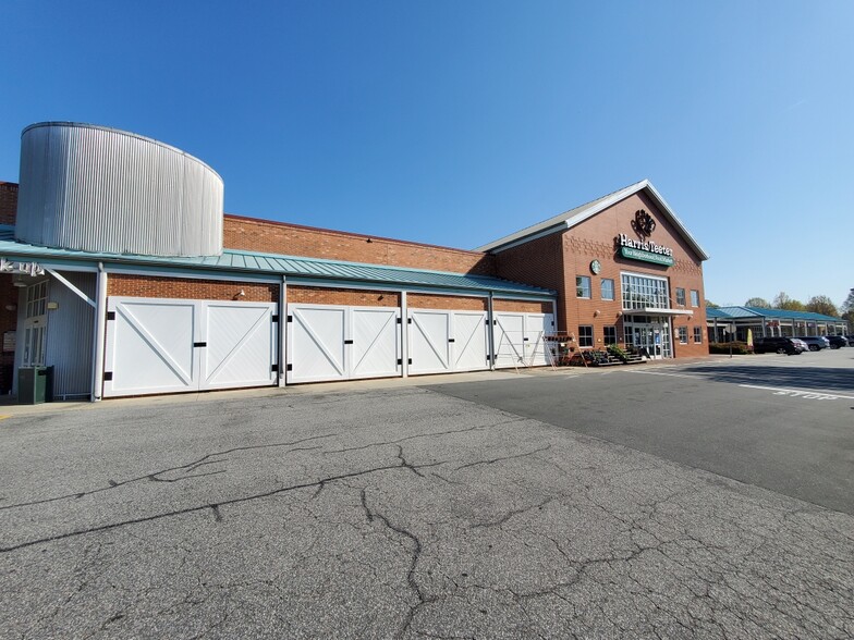 4120-4160 Clemmons Rd, Clemmons, NC à louer - Photo de l’immeuble – Image 1 sur 3