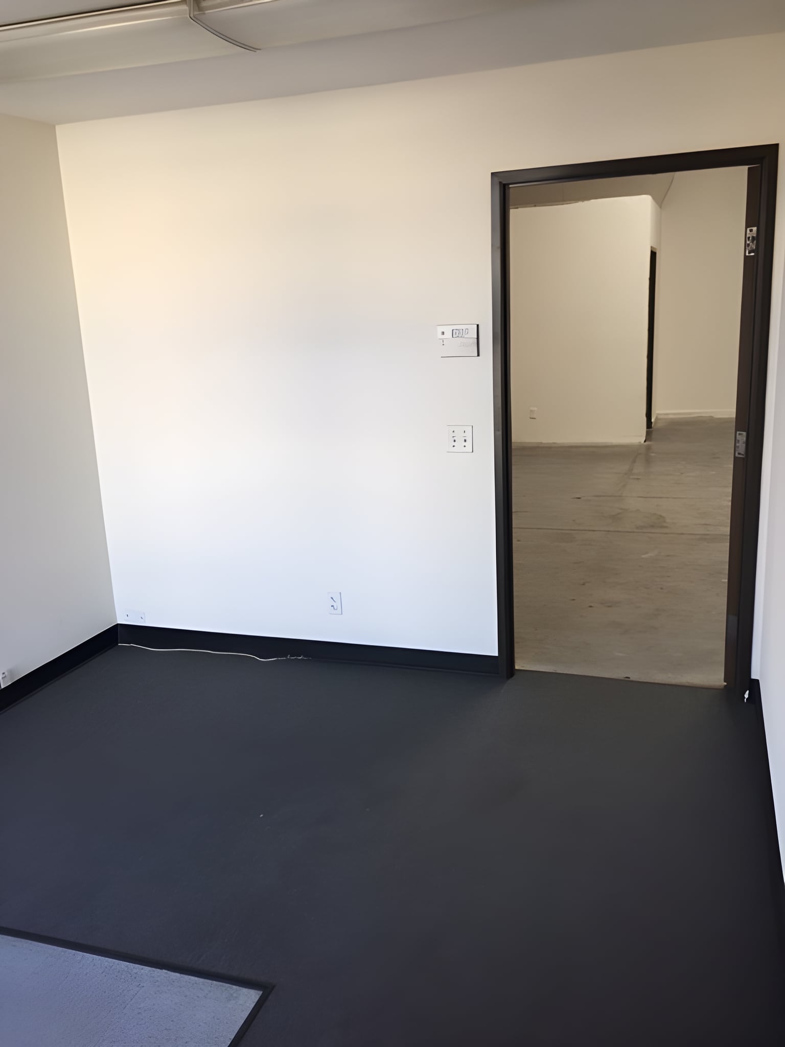 1701 S Vineyard Ave, Ontario, CA à louer Photo intérieure– Image 1 sur 3