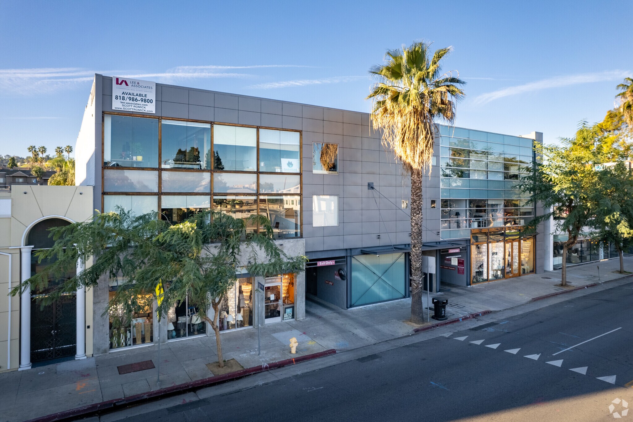 15000 Ventura Blvd, Sherman Oaks, CA à louer Photo de l’immeuble– Image 1 sur 23