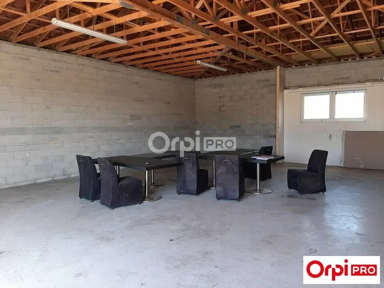 Local d'activités dans Chanos-Curson à vendre - Photo intérieure – Image 2 sur 7