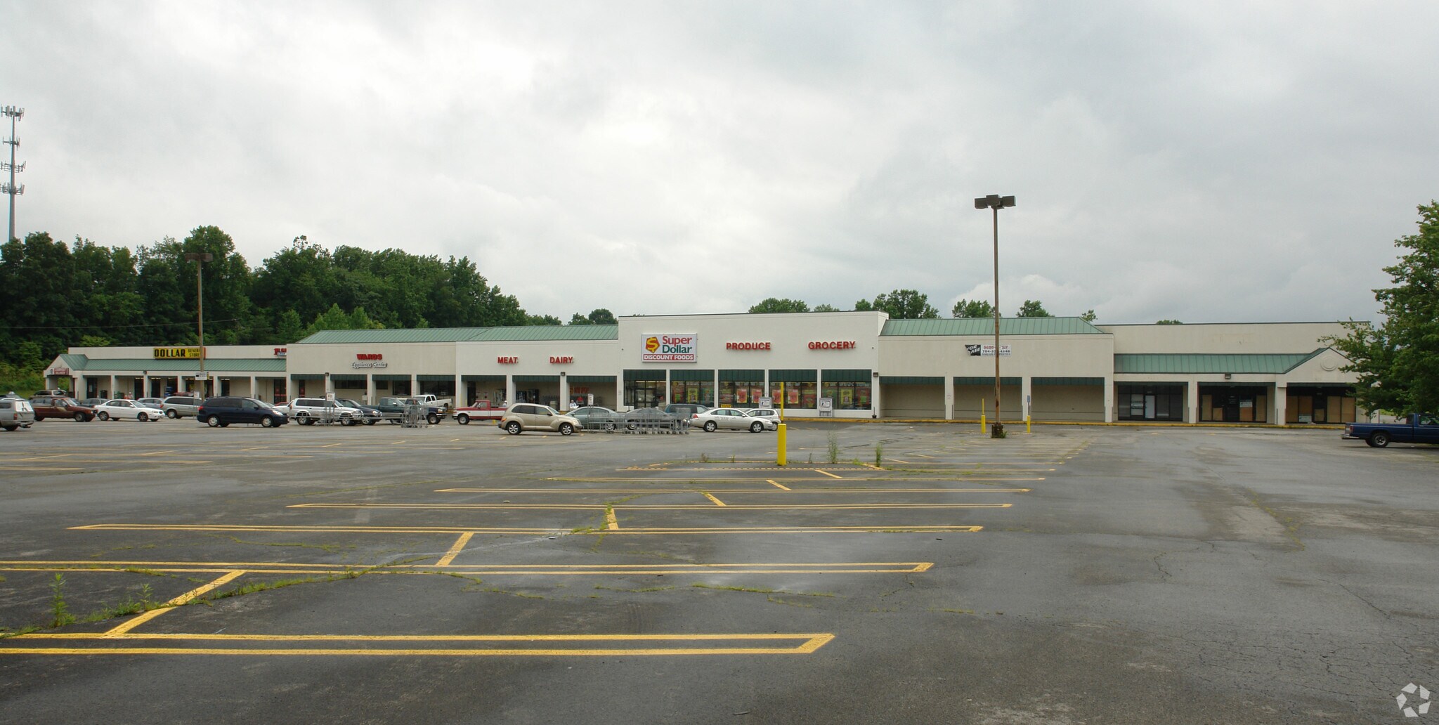 1092 By Pass Rd, Vinton, VA à louer Photo principale– Image 1 sur 6