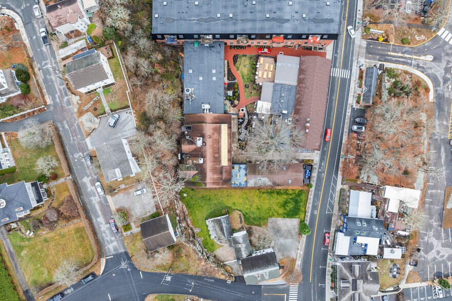 12 Water St, Mystic, CT à louer - Photo de l’immeuble – Image 3 sur 30