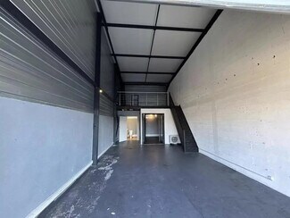 Plus de détails pour Local commercial à louer