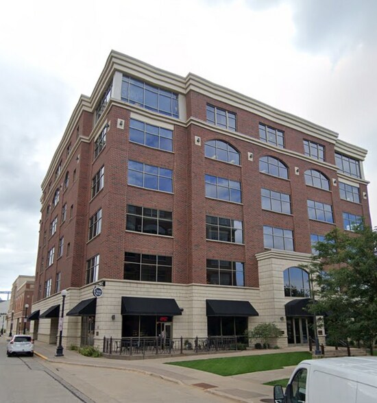332 Front St S, La Crosse, WI à vendre - Photo de l’immeuble – Image 2 sur 10