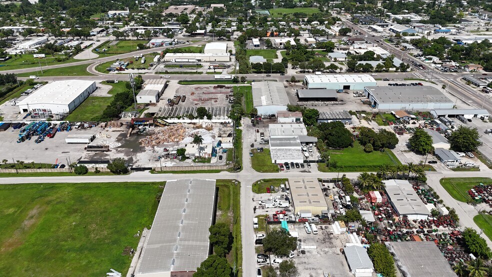 2655 Meadow Ln, Fort Myers, FL à louer - Aérien – Image 2 sur 4