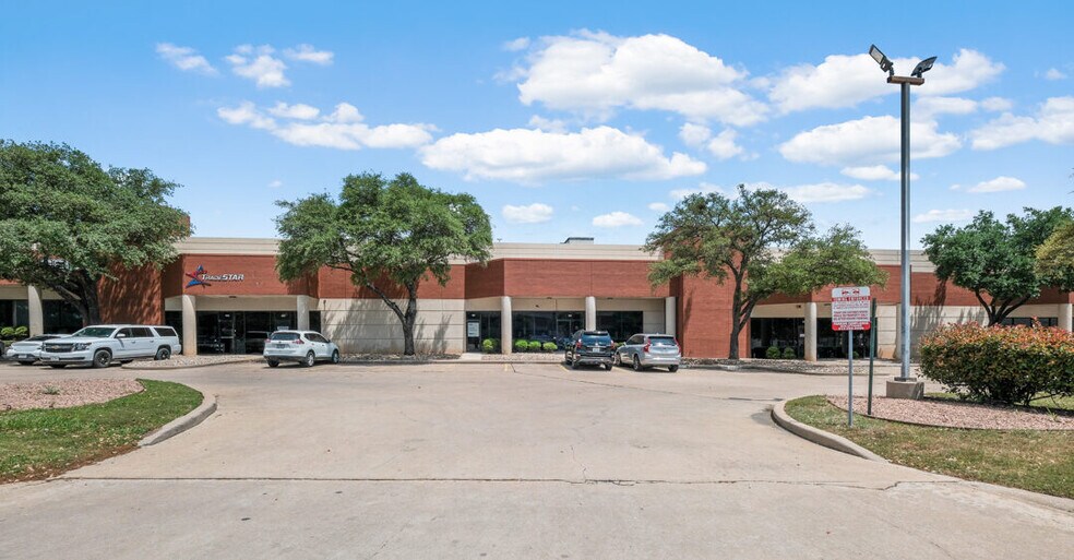 2600 McHale Ct, Austin, TX à louer - Photo de l’immeuble – Image 2 sur 11