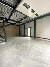 41 Rue Jean Lolive, Bagnolet à louer Photo intérieure– Image 2 sur 2