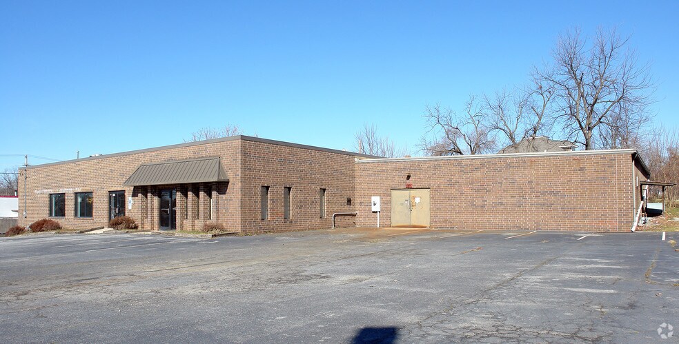116 Chestnut Dr, High Point, NC à vendre - Photo de l’immeuble – Image 3 sur 11