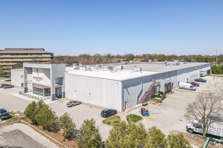 6000 Aurora Ave, Des Moines, IA à louer - Photo de l’immeuble – Image 2 sur 6