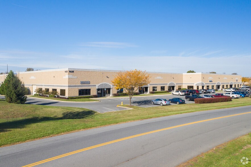 4635 Wedgewood Blvd, Frederick, MD à louer - Photo principale – Image 1 sur 4