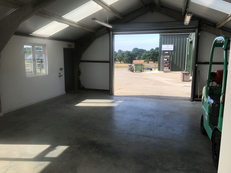 Unit 2 Court Farm, West Chiltington Lane, Billingshurst à louer - Photo intérieure – Image 3 sur 5