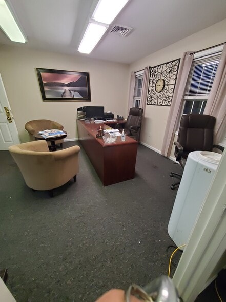 2106 Gallows Rd, Vienna, VA à louer - Photo intérieure – Image 3 sur 11