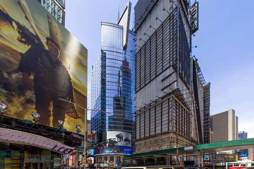 3 Times Sq, New York, NY à louer - Photo de l’immeuble – Image 3 sur 7