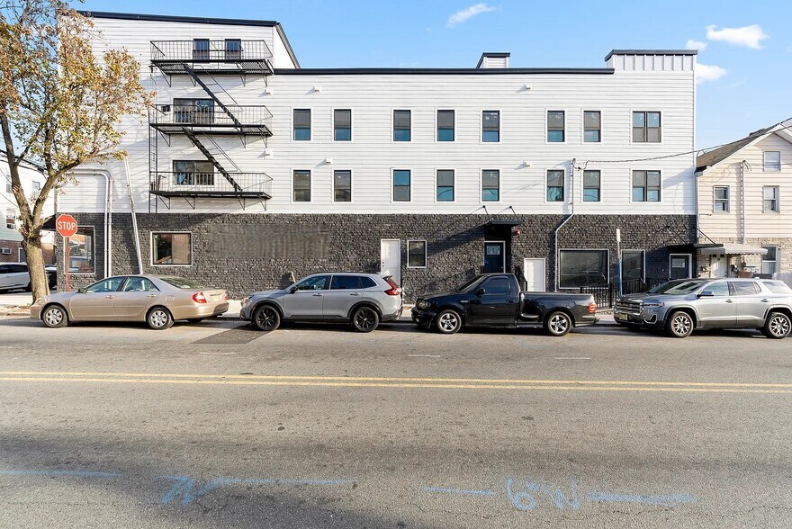 136 Elm St, Newark, NJ à vendre - Photo de l’immeuble – Image 2 sur 19