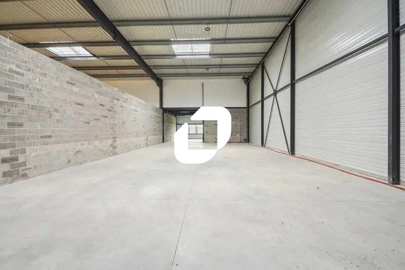 Local d’activités dans Villebon-sur-Yvette à louer - Photo de l’immeuble – Image 3 sur 18