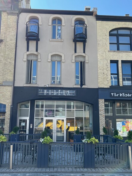 211 Dundas St, London, ON à louer - Photo de l’immeuble – Image 1 sur 7