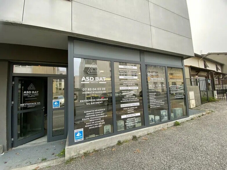 Immeuble residentiel dans Feyzin à vendre - Photo de l’immeuble – Image 1 sur 8