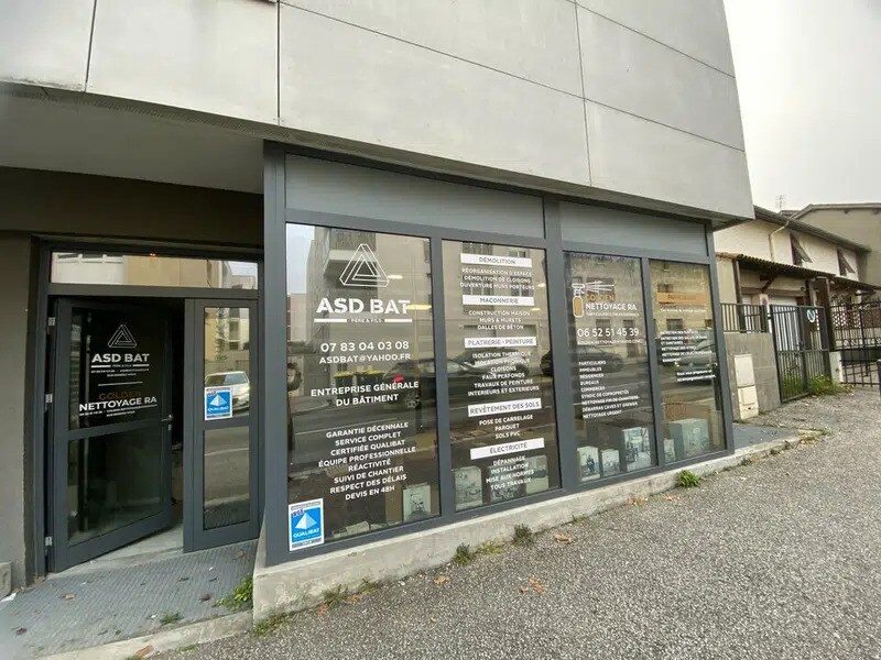 Immeuble residentiel dans Feyzin à vendre Photo de l’immeuble– Image 1 sur 9