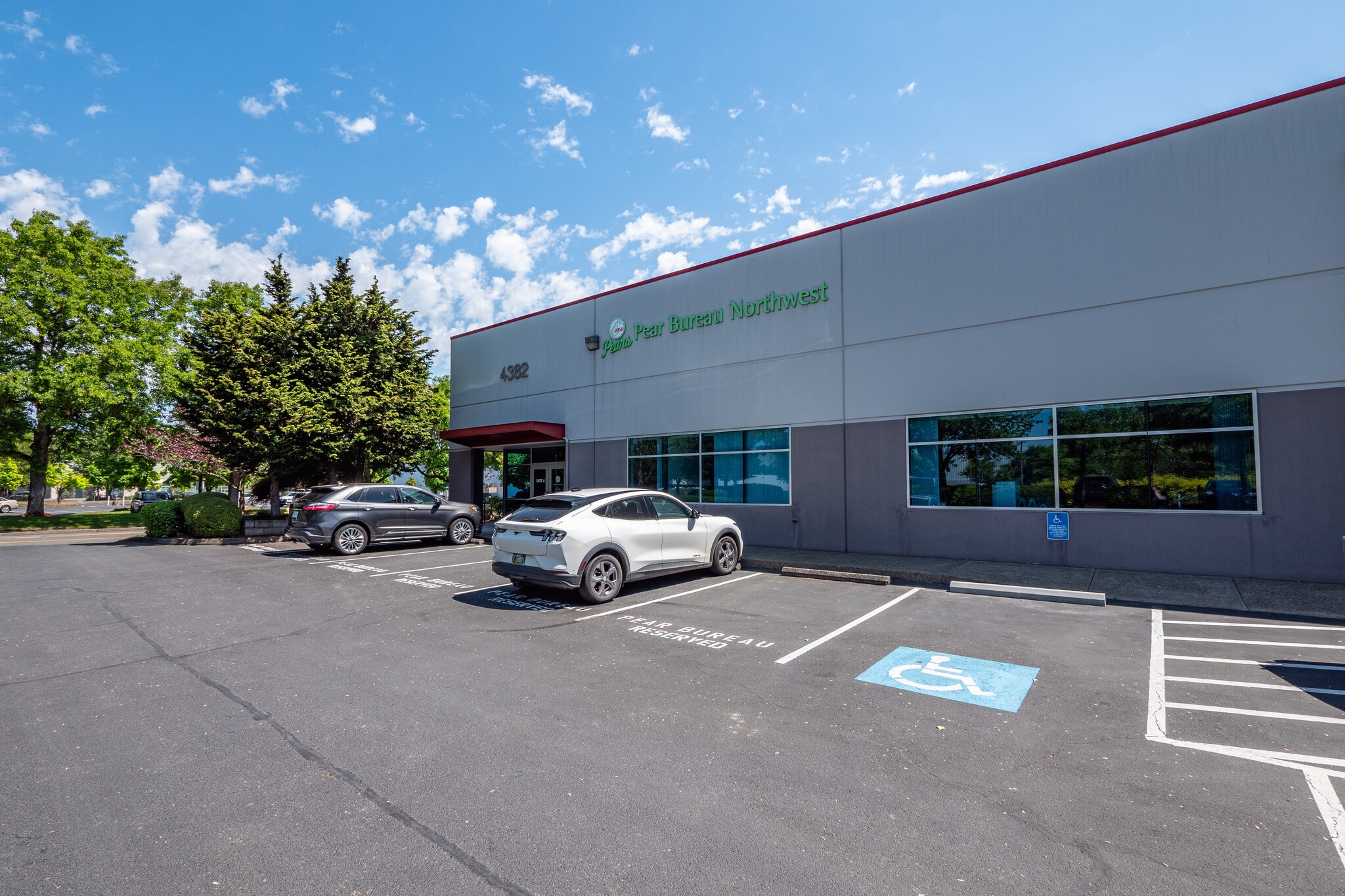 4382 SE International Way, Milwaukie, OR à louer Photo de l’immeuble– Image 1 sur 21