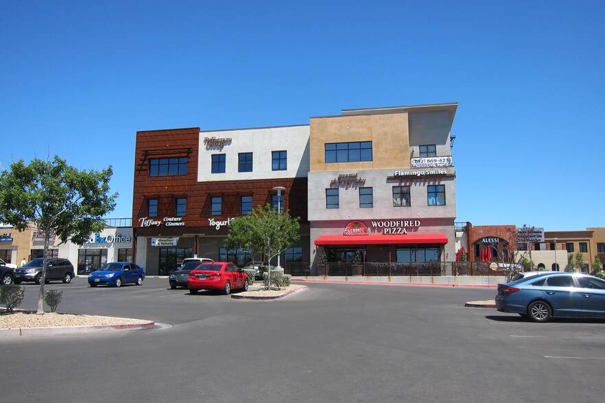 9516 W Flamingo Rd, Las Vegas, NV à louer - Photo de l’immeuble – Image 2 sur 15