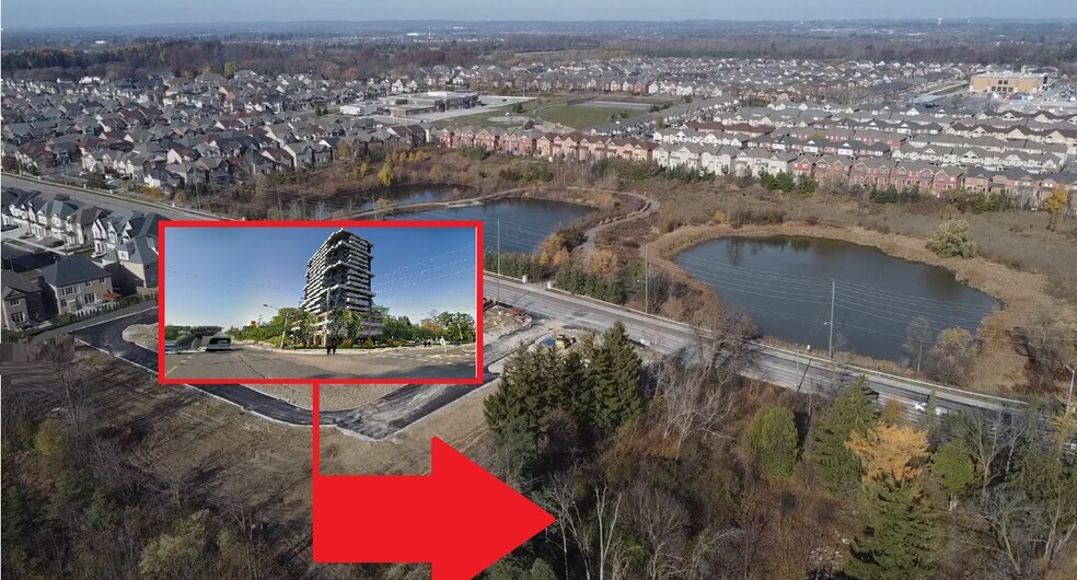 Yonge St, Richmond Hill, ON à vendre - Photo de l’immeuble – Image 3 sur 10