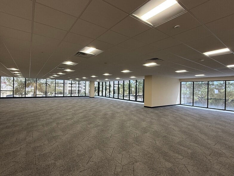 4950 W Kennedy Blvd, Tampa, FL à louer - Photo intérieure – Image 3 sur 8