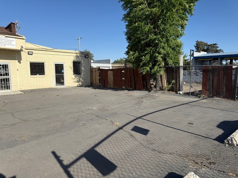 1953 1/2 Prater Way, Sparks, NV à louer - Photo de l’immeuble – Image 3 sur 11