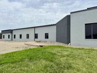 Plus de détails pour 110 Sergeant Square Dr, Sergeant Bluff, IA - Industriel/Logistique à louer
