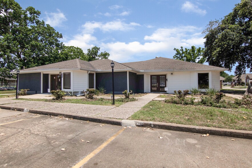 825 Fairmont Pkwy, Pasadena, TX à vendre - Photo de l’immeuble – Image 3 sur 34