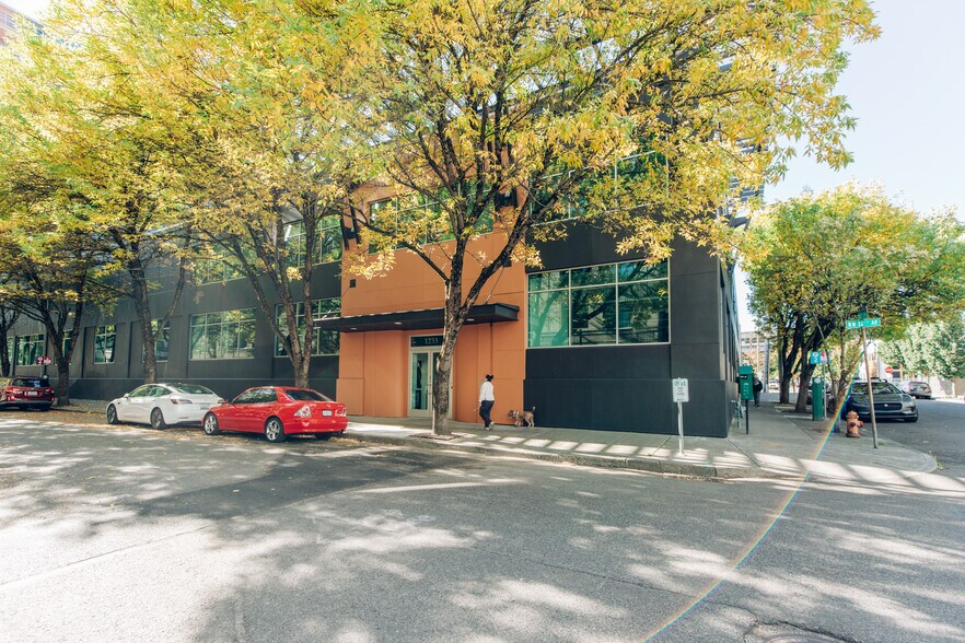 1233 NW 12th Ave, Portland, OR à louer - Photo de l’immeuble – Image 2 sur 9