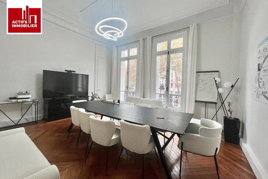 Bureau dans Paris à louer - Photo de l’immeuble – Image 2 sur 9